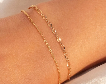 Bracciale a doppio strato in oro: ciondolo iniziale personalizzato