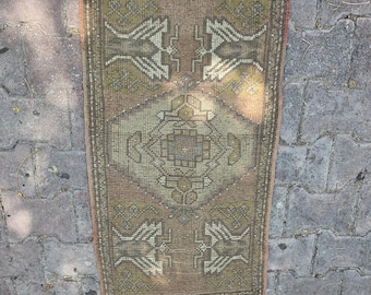 Alfombra pequeña turca vintage, 2,9 x 1,6 pies, alfombra pequeña de Anatolia, alfombra vintage para entrada.