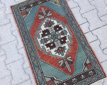 Turkish Vintage Oushak Small Rug, Yastık, Rustic Rug, Mini Decor Rug, Welcome Rug, Doormat, Handmade Kilim, Kilim, Cotton Rug 3'3" x 1'9"ft
