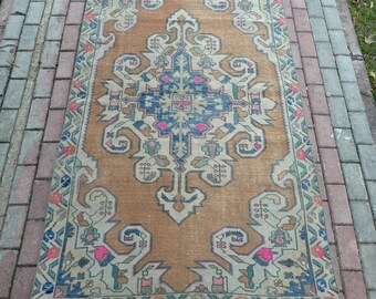 Alfombra turca vintage Oushak, alfombra rosa y azul, alfombra turca Oushak, alfombra con medallón floral, decoración rústica para el hogar.