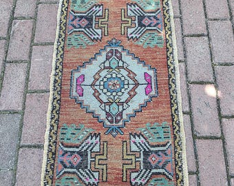 Alfombra pequeña turca vintage, alfombra anatolia anudada a mano, 2,8 x 1,6 pies, alfombra decorativa bohemia, alfombra rústica para entrada, alfombra tribal de lana.
