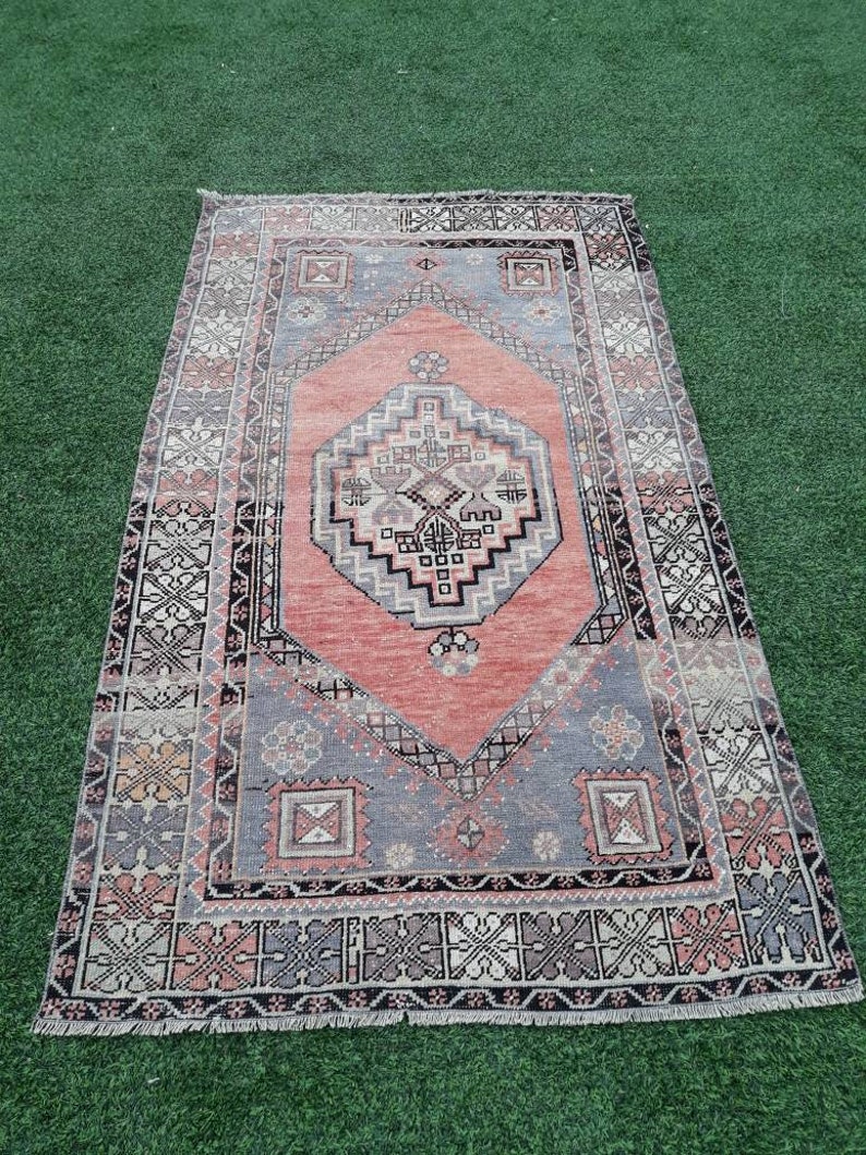 Low Pile Decorative Turkish Vintage Rugoushak Oriental Image 0