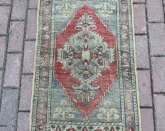Alfombra pequeña vintage, felpudo, alfombra de baño.