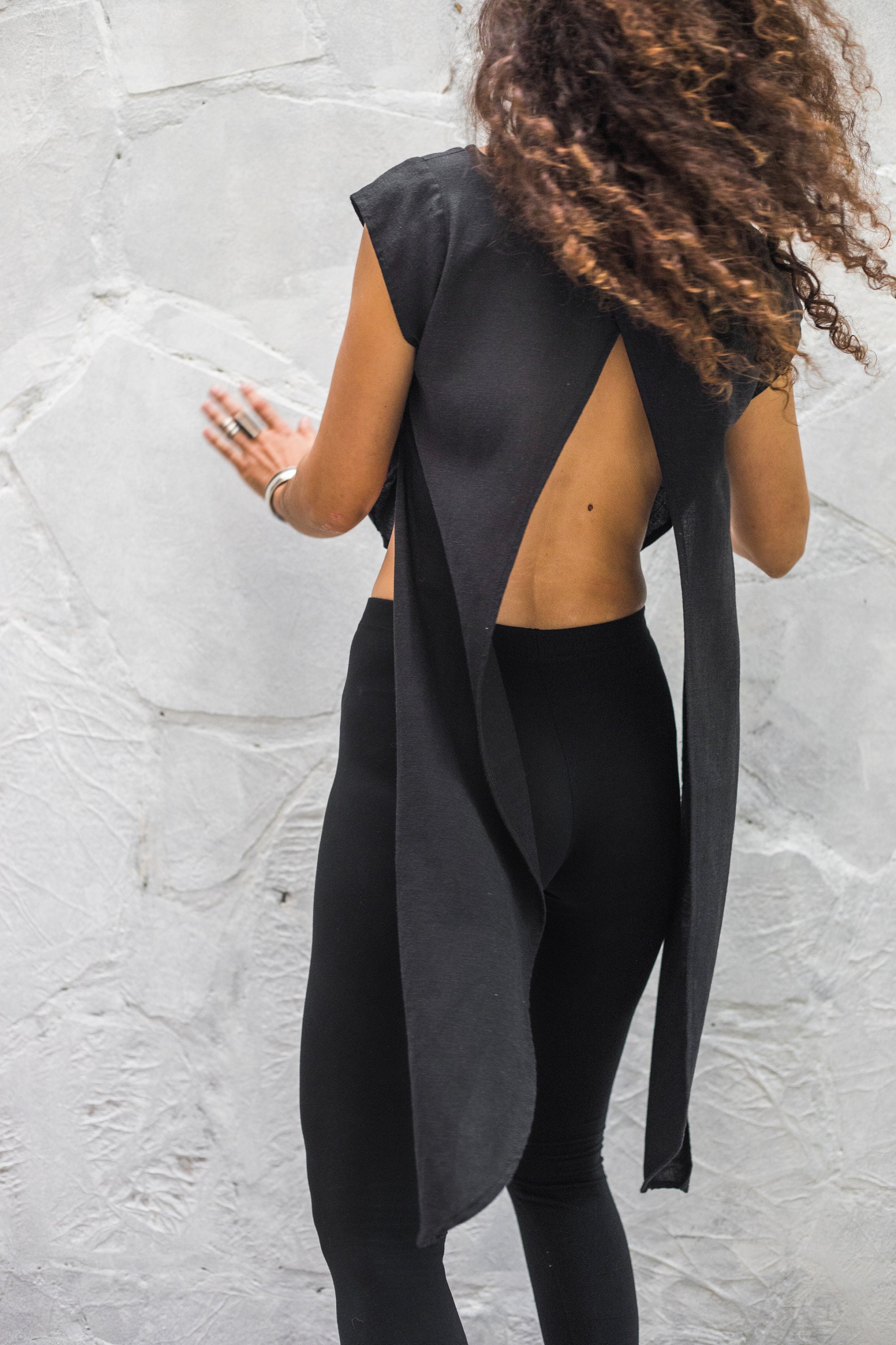 LOHEN BACK OPEN BLOUSE