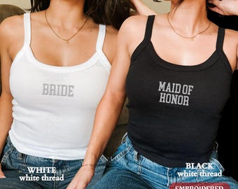 Vrijgezellenfeest gepersonaliseerd GEBORDUURD shirt, aangepaste bruidsmeisje bijgesneden geborduurde tanktop, bruidsfeest geborduurde crop top, cadeau voor haar