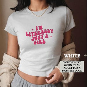 Ich bin buchstäblich nur ein Mädchen-Shirt, Girly Mädchen-Baby-T-Shirt, nette Mädchen-Geschenke, buchstäblich nur ein Mädchen-Baby-Puppen-T-Stück, lustiges Mädchen-Geschenke, BFF Hemden