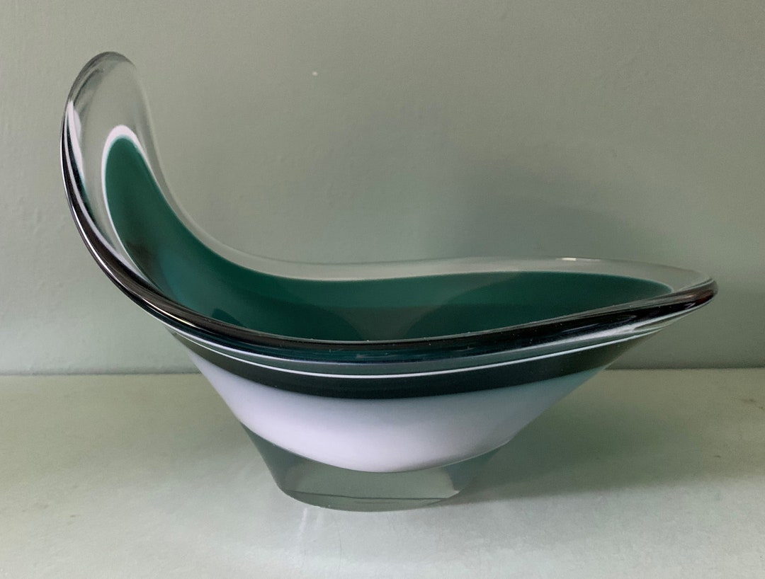 工芸品 Swedish Flygsfors art glass Coquille Flygsfors Coquille Cobalt Blue Cased Blown Art Glass Bowl