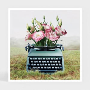 Lámina artística: El poema que nunca escribí II • Lámina artística de máquina de escribir Tulipán para decoración de pared • Bonito regalo