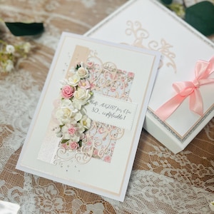 Biglietto d'auguri fatto a mano con scatola regalo – Design floreale romantico