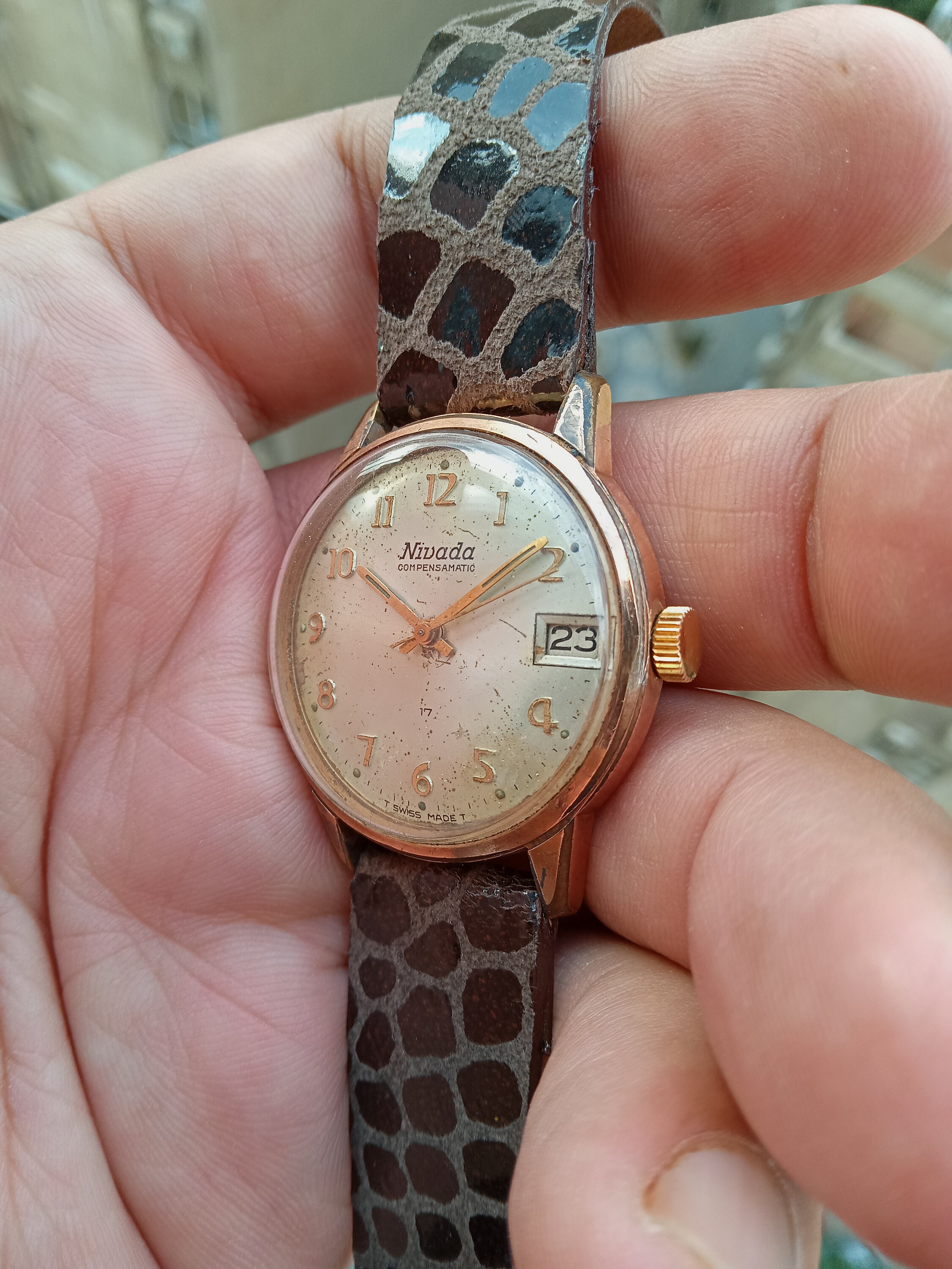 Nivada hotsell compensamatic watch
