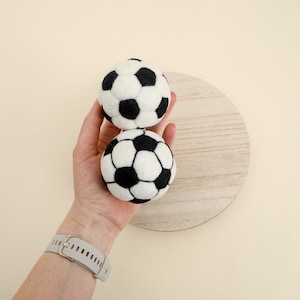 MADE TO ORDER! Felted soccer ball | Felted stuffy toys Newborn photography props Photo props Felted sport props Wool toy Newborn soccer ball