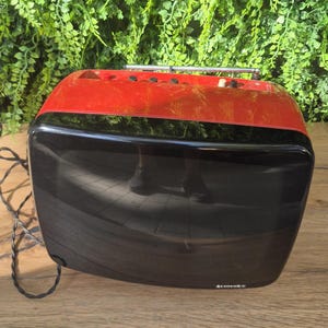 Televisore vintage portatile Algol brionvega rosso anni 70