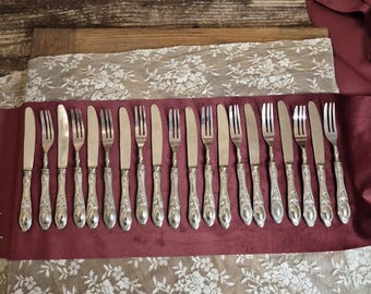 Vintage 100 Piece Viners Buxton Cutlery Set - Very Good Condition