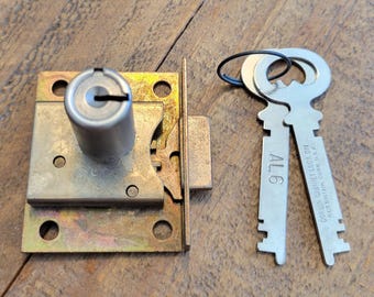 Vintage Corbin Brass Cabinet / Drawer Lock with 2 Flat Skeleton Keys AL6