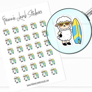 Könnte beinhalten: Bogen mit Aufklebern mit einem Cartoon-Schaf, das eine Sonnenbrille trägt und ein Surfbrett hält. Die Aufkleber haben einen weißen Hintergrund mit dem Text "Frannie Lamb Stickers" und "www.frannielambstickers.com". Das Schaf ist weiß mit schwarzen Füßen und einem gelb-blauen Surfbrett.