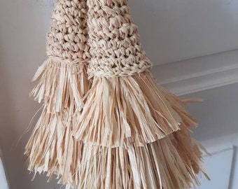 Door tassel, raffia pompom, raffia tassel.