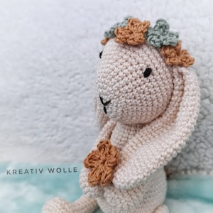 Schema all'uncinetto Schlappi | coniglio dalle orecchie cadenti | fiore | Istruzioni | Fai da te | Uncinetto | coniglio | Pasqua | animale di peluche | Amigurumi