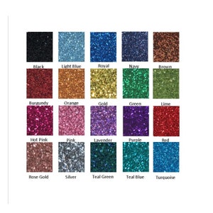 Pu&ograve; includere: Una tabella colori con 20 colori glitter, tra cui nero, azzurro, blu reale, blu navy, marrone, bordeaux, arancione, oro, verde, lime, rosa acceso, rosa, lavanda, viola, rosso, oro rosa, argento, verde acqua, blu acqua e turchese.