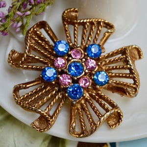 Vintage Brooch, Flower Brooch, Floral Brooch, Crystal Brooch, Brooch, Brooch Vintage, Vintage Jewelry, Vintage Jewelry, Gifts for Her
