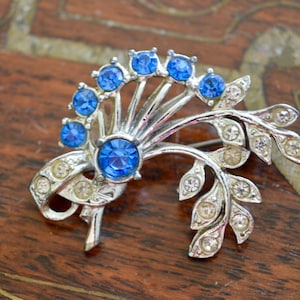 Vintage Brooch, Brooch, Vintage Jewelry, Flower Brooch, Floral Brooch, Crystal Brooch, Blue Brooch, Gifts for Her, Mothers Day Gift