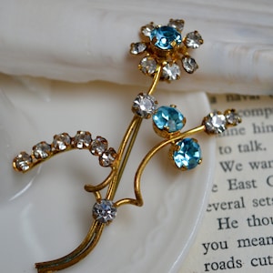 Vintage Brooch, Crystal Brooch, Floral Brooch, Flower Brooch, Blue Brooch, Brooch Vintage, Brooch, Vintage Jewelry, Gifts for Her