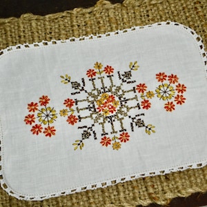 Vintage Linen, Embroidered Linen, Crochet Mat, Embroidered Doilie, Doilies in uk, New Home Gift, Housewarming Gift, Mothers Day Gift, Linen