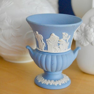 Wedgwood Ornament, Antique Wedgwood, Vintage Ornament, Porcelain Ornament, Gifts for Women, Housewarming Gift, New Home Gift, Women Gift