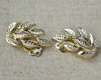 Vintage Earrings, Leaf Earrings, Floral Earrings, Clip on Earrings, Earrings in uk, Vintage Jewellery, Gifts for Women, Costume Jewellery