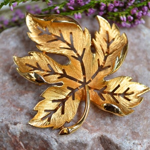 Vintage Brooch, Leaf Brooch, Sarah Coventry Brooch, Floral Brooch, Brooch Vintage, Brooch, Designer Brooch, Vintage Jewelry, Gifts for Her