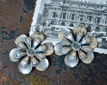 Flower Earrings, Retro Earrings, Floral Earrings, Earrings in uk, Gifts for Women, Flower Girl Gift, Mothers Day Gift, Stocking Filler
