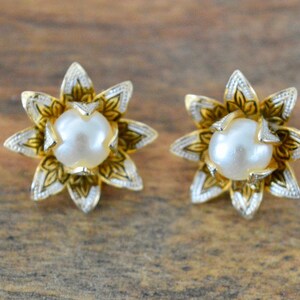 Vintage Earring, Clip On Earrings, Damascene Earrings, Pearl Earrings, Earrings in uk, Jewellery in uk, Gifts for Women, Wedding Gift