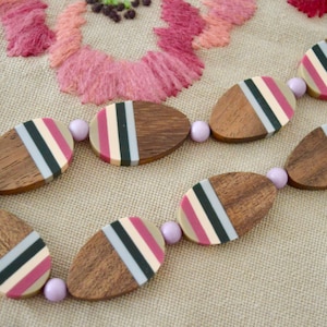 Collier Boho, Collier en résine, Collier en bois, Colliers au Royaume-Uni, Bijoux fantaisie, Accessoires de festival, Cadeaux pour femmes, Cadeau de fête des mères