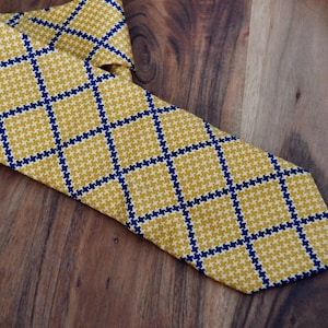 Tie, Necktie, Vintage Necktie, Silk Tie, Geometric Tie, Suit Accessories, Mens Accessories, Gifts for Him, Fathers Day Gift, Groomsman Gift