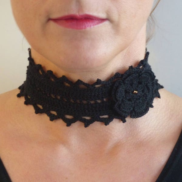 Collier Gothique Ras de Cou Noir Crochet Fin