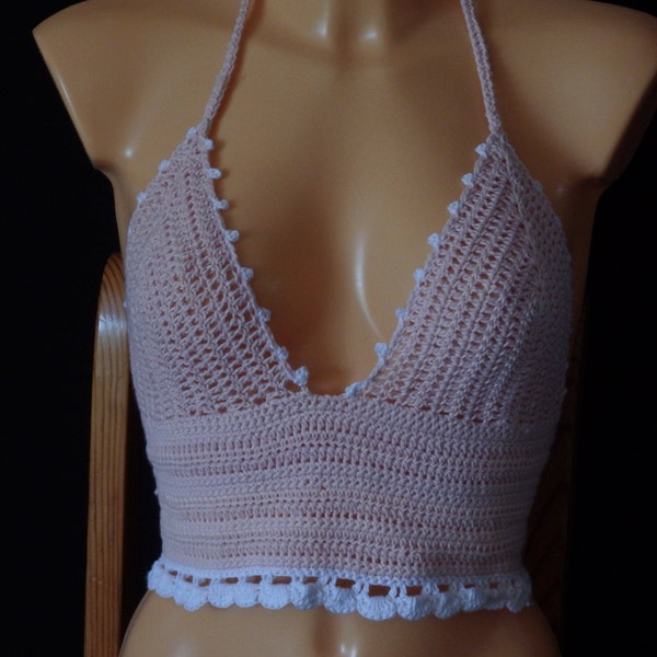 Dos nu au crochet, rose tendre