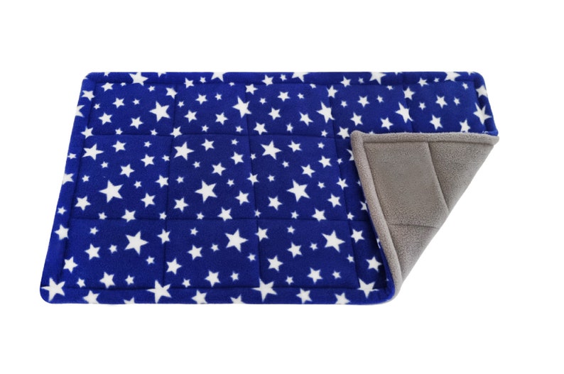 Fleece 
C&C cage liners
correx 
coroplast 
kavee
guinea pig
absorbent
midwest 
ferplast