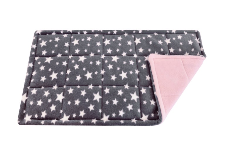 Fleece 
C&C cage liners
correx 
coroplast 
kavee
guinea pig
absorbent
midwest 
ferplast