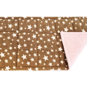 Fleece 
C&C cage liners
correx 
coroplast 
kavee
guinea pig
absorbent
midwest 
ferplast