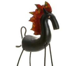 黒い陶器の馬の彫刻 黒い陶器製馬の置物 Tamasco 有田焼 数量限定