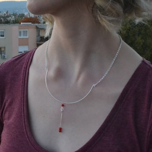 Silber Anhänger Charme rote Koralle Halskette made in Kroatien, Geschichte inspiriert einzigartiger Kragen, kroatischer Schmuck, niedliche Braut Geburtstag Geschenkidee