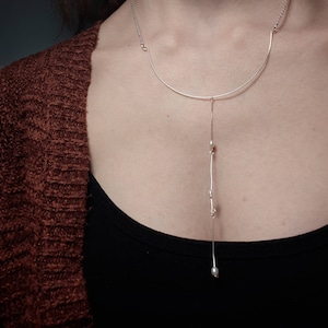Silber zarte Anhänger Perlenkette hergestellt in Kroatien, Geschichte inspiriert einzigartiger Kragen, kroatischer Schmuck, Geburtstag Braut Geschenkidee