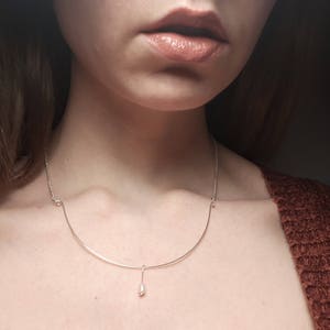 Collier de perles délicat en argent fabriqué en Croatie, collier unique inspiré de l&#39;histoire, bijoux croates, idée cadeau d&#39;anniversaire pour une mariée