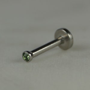 Light Green Labret. 316L Surgical Steel Labret. Light Green Jewelled Labret. Internal Thread Jewelled Labret. 1.2mm*8mm Labret.