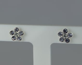 Orecchini a lobo a forma di fiore in argento sterling, cristallo lavanda, piccoli e floreali