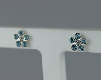 Pendientes de botón con forma de flor de cristal azul, plata de ley