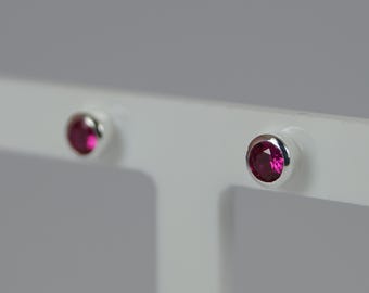 Rubin-Zirkonia-Ohrstecker: Sterlingsilber, Geburtsstein für Juli