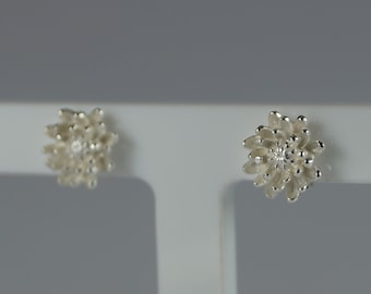 Orecchini a forma di fiore Trifari anni 50 - Pomella Vintage Shop