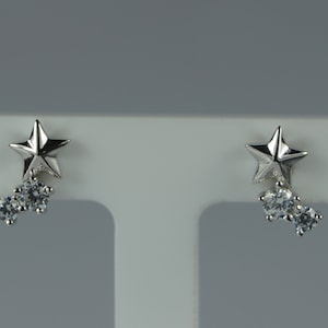 Sterling Silver Star Earrings, Shooting Star Stud Earrings.