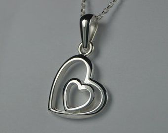 Halsband med dubbelt hjärthänge i sterlingsilver, 40 cm kedja