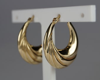 Gold Creole Earrings. Gold Hoop Earrings. Pre-Owned 9ct Gold Creole earrings. Swirl Effect Creoles. Slightly Dented.